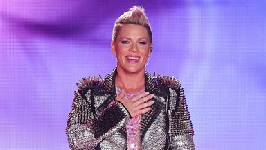 Pink отложила предстоящие концерты из-за «проблем со здоровьем» в семье