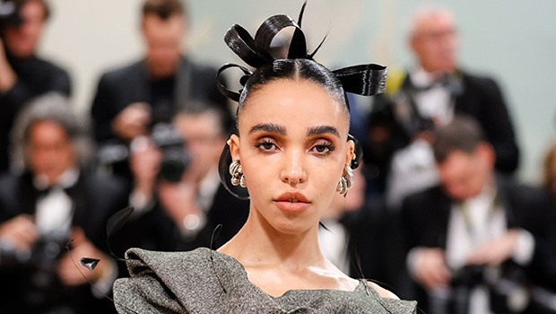 FKA Twigs отреагировала на запрет в Великобритании ее почти обнаженной кампании Calvin Klein